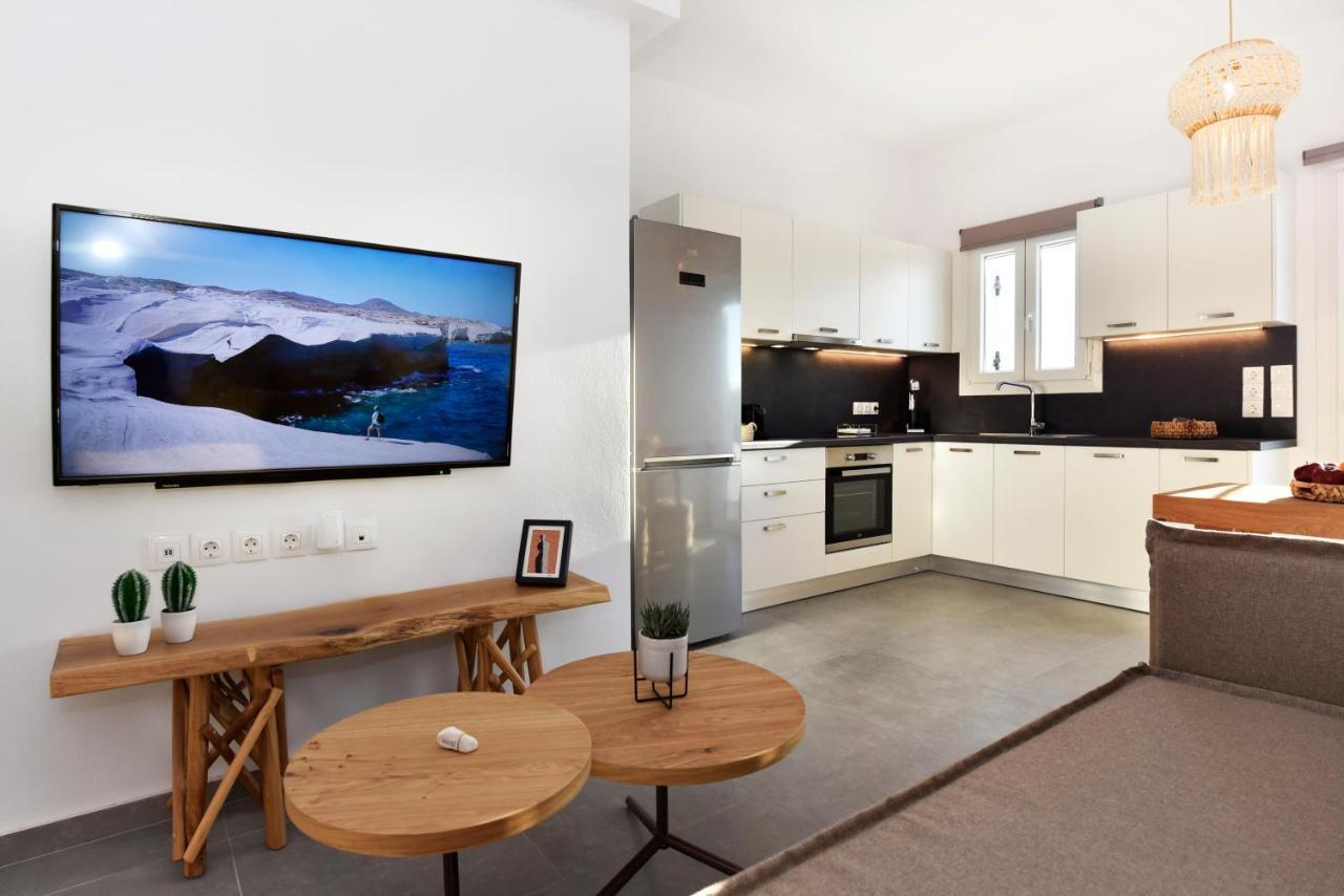 Kryni Deluxe Houses 아다마스 외부 사진